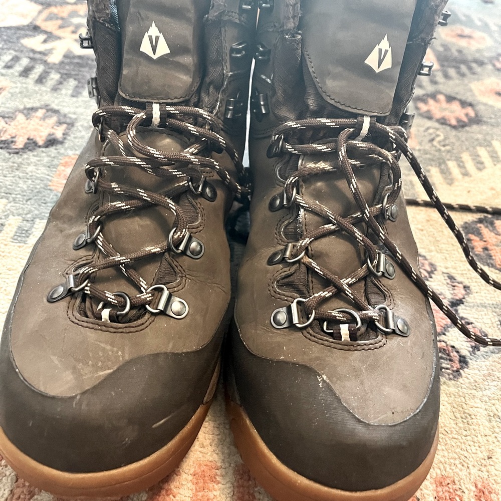 VASQUE MEN'S 7840 size 11 men